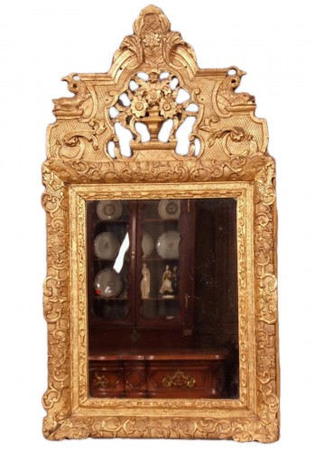 Miroir Louis XIV en bois doré, début XVIIIe siècle