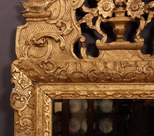 Miroirs, Trumeaux  - Miroir Louis XIV en bois doré, début XVIIIe siècle