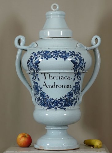 Antiquités - Vase couvert d'apothicaire dit "pot de montre" aux serpents d'époque Louis XIV