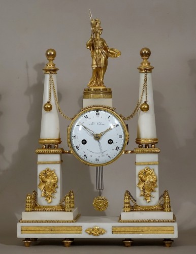 Pendule portique à la Minerve - Époque Louis XVI - Horlogerie Style Louis XVI