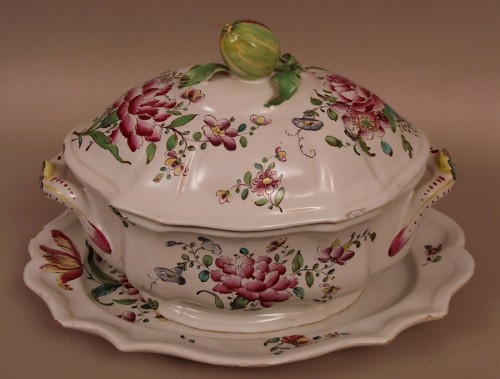 Terrine en faïence de Sceaux - Céramiques, Porcelaines Style Louis XV