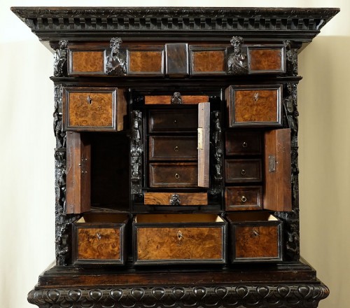 Renaissance - Cabinet dit stipo "a bambocci" et sa crédenzina, Gênes fin du XVIe siècle