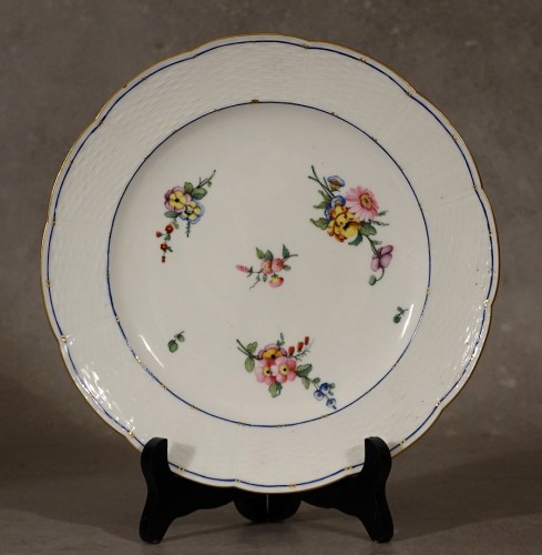 Céramiques, Porcelaines  - Quatre assiettes "à osier" - Sèvres XVIIIe