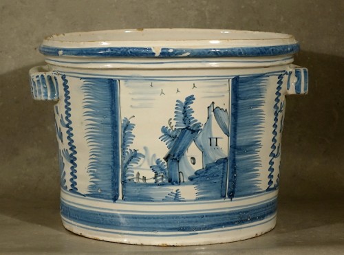 Céramiques, Porcelaines  - Caisse (ou encore vase ou pot) à oranger - Nevers début XVIIIe