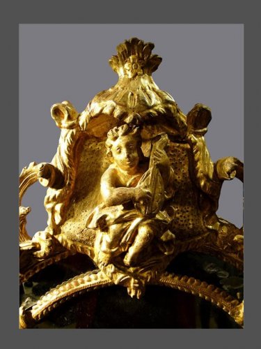 Miroir en bois doré et sculpté d'époque première moitié du XVIIIe siècle - Miroirs, Trumeaux Style Louis XV