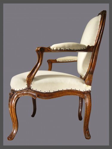 XVIIIe siècle - Paire de fauteuils "à la Reine" d'époque Louis XV