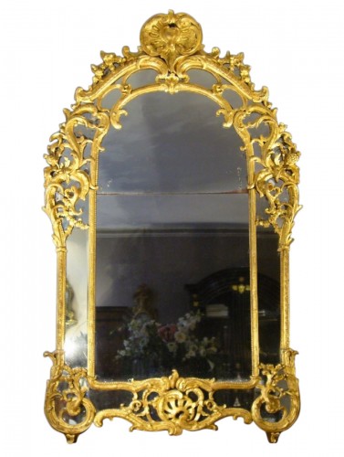 Miroir à parecloses en bois doré d'époque première moitié du XVIIIe siècle