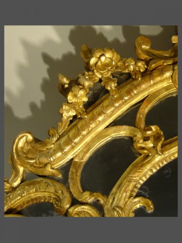 Miroir à parecloses en bois doré d'époque première moitié du XVIIIe siècle - Antiquités Rigot et Fils