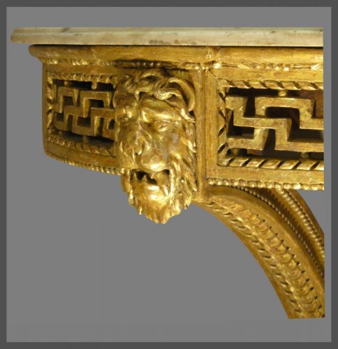 Console en bois sculpté et doré - Le style Louis XVI avant Louis XVI - Mobilier Style Louis XVI
