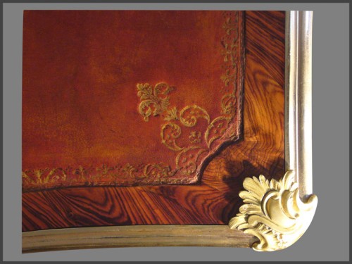 XVIIIe siècle - Bureau plat d'époque Louis XV estampillé A.M CRIARD