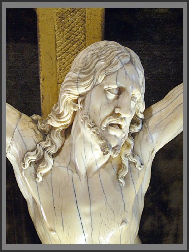Christ en ivoire d'époque XVIIIe siècle - Antiquités Rigot et Fils