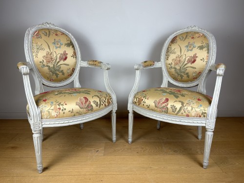 XVIIIe siècle - Paire de fauteuils Louis XVI estampillés I.B.SENE