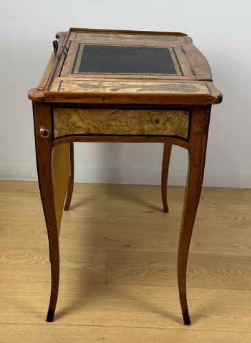 XVIIIe siècle - Table liseuse estampillée Jean-François Hache d'époque Louis XV