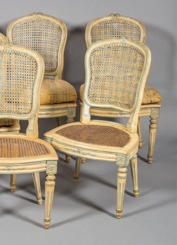 XVIIIe siècle - Suite de huit chaises cannées d'époque Louis XV