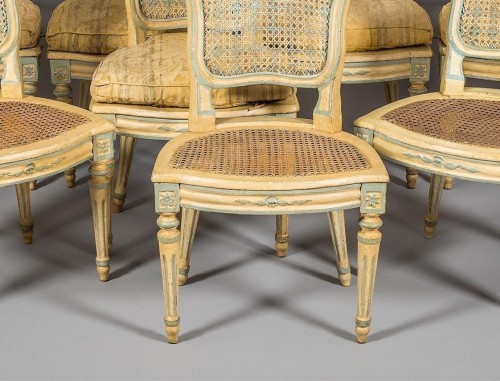 Louis XV - Suite de huit chaises cannées d'époque Louis XV