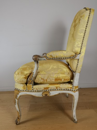 Paire de larges fauteuils du Comtat Venaissin de la période Régence - Régence