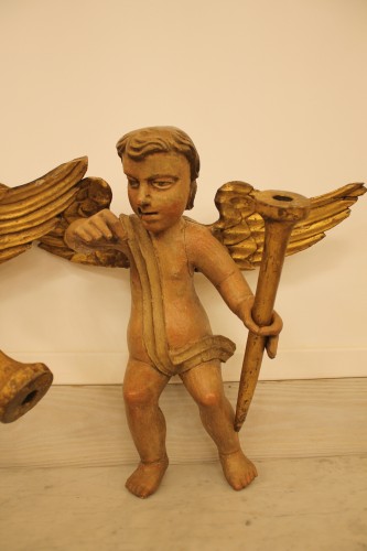 Art sacré, objets religieux  - Paire d'angelots en bois sculpté polychrome, époque XVIIIe