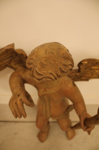 Paire d'angelots en bois sculpté polychrome, époque XVIIIe - 