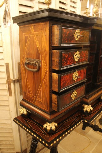 Cabinet de voyage ou Bargueno, Espagne XVIIe siècle - Antiquités Thierry Martin