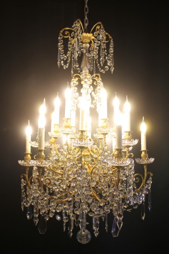 Baccarat, important lustre à 18 feux, milieu du XIXe siècle - Luminaires Style Napoléon III