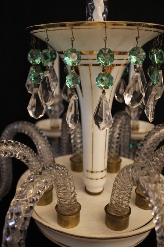 Baccarat – Lustre à 8 lumières en cristal et opaline, fin du XIXe siècle - Luminaires Style 