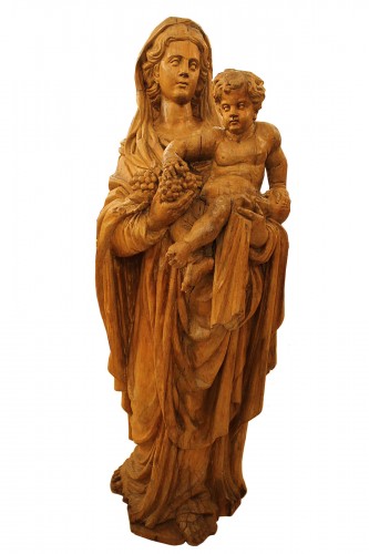 Grande Vierge à l'enfant au raisin en chêne sculpté, sud de la France XVIe siècle