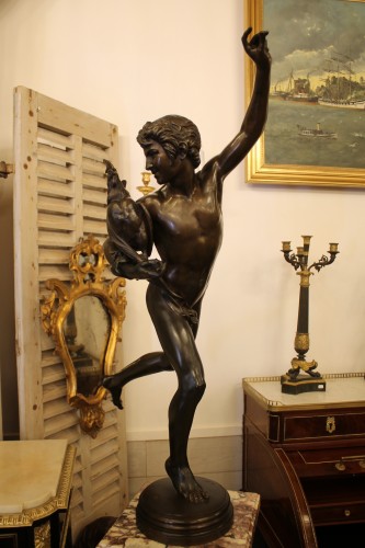 Antiquités - Le Vainqueur au combat de coq - Très grand bronze d' Alexandre FALGUIERE (1831-1900)