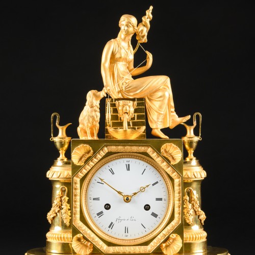 Pendule de cheminée d’époque Directoire “Allégorie de la Fidélité” - Horlogerie Style Directoire