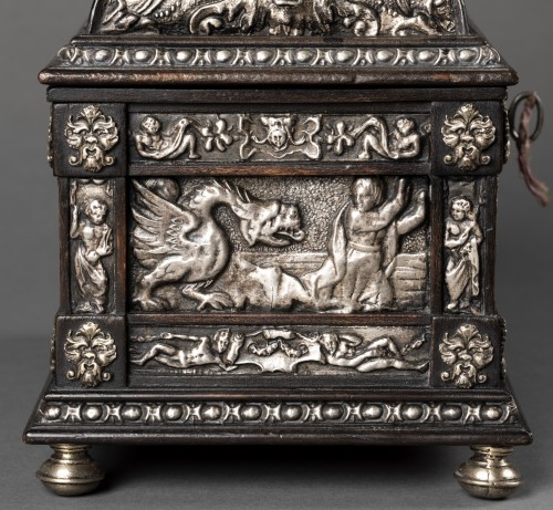 Objets de Vitrine Coffret & Nécessaire - Coffret en bois noirci et métal argenté à décor Renaissance
