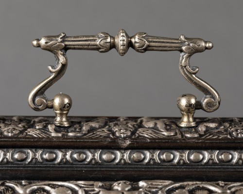 Antiquités - Coffret en bois noirci et métal argenté à décor Renaissance