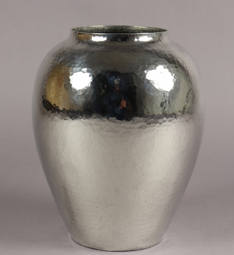 Vase en métal argenté - Jean Després (1889-1980) - Art Revival