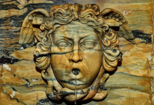 Antiquités - Importante fontaine murale du 19e siècle en marbre jaune de Sienne