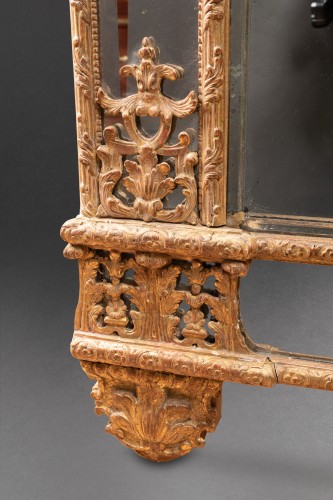 Miroirs, Trumeaux  - Miroir à pares-closes en bois doré, Paris époque Régence vers 1720