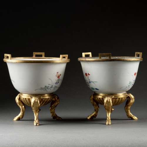 Paire de bols en porcelaine montés bronze, Japon vers 1700 - Louis XIV