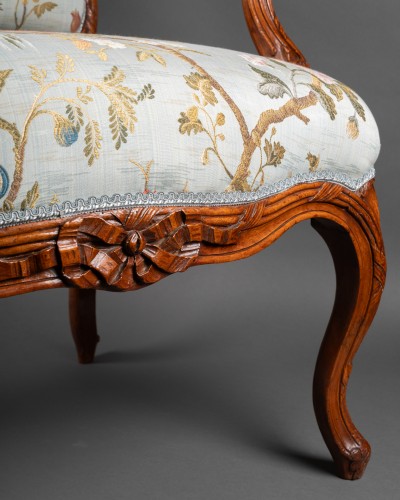 Paire de fauteuils à la reine par Nogaret, Lyon vers 1770 - Louis XV