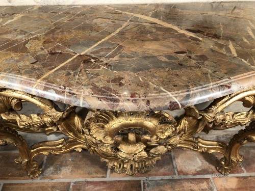XVIIIe siècle - Monumentale table en console d’époque Louis XV vers 1760