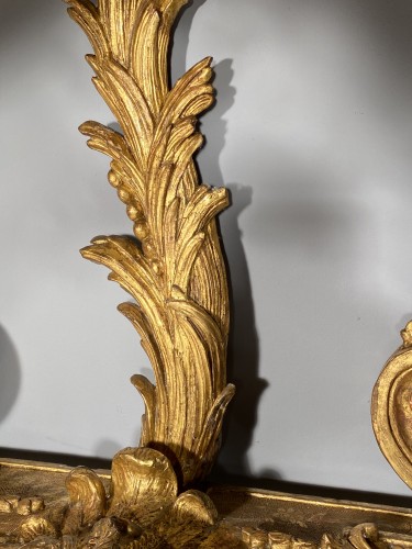 Console en bois doré aux hydres, Paris fin de l’époque Louis XIV - Louis XIV