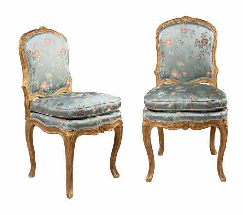 Paire de chaises en bois doré, époque Louis XV