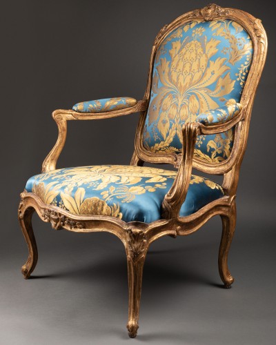 Sièges Fauteuil & Bergère - Paire de fauteuils à châssis en bois doré par Nicolas Heurtaut vers 1765