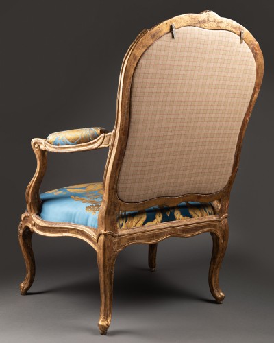 Antiquités - Paire de fauteuils à châssis en bois doré par Nicolas Heurtaut vers 1765