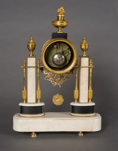 Pendule portique d'époque Louis XVI - Horlogerie Style Louis XVI
