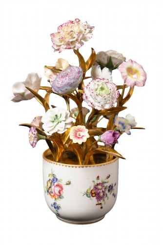 Bouquet de fleurs en porcelaine de Sèvres