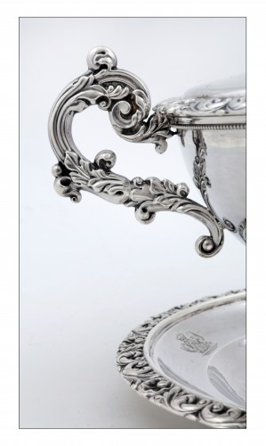 Drageoir en argent par VEYRAT, armes Maison de CORIOLIS - Argenterie et Arts de la table Style Louis-Philippe