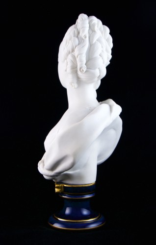 Manufacture de Sèvres – Marie-Antoinette Reine de France, buste en biscuit par Boizot - Napoléon III