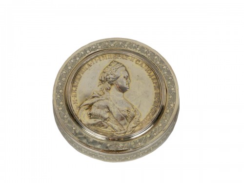Boîte ronde en argent, Russie XVIIIe siècle