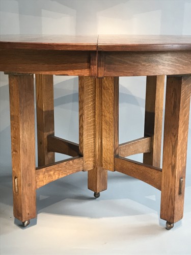 Mobilier Table & Guéridon - Table en chêne Arts & Crafts