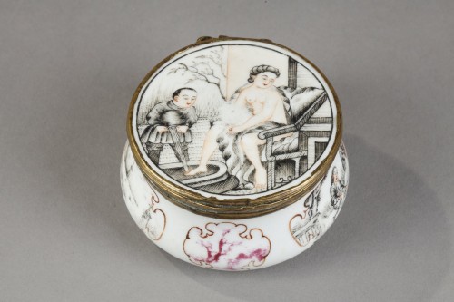 Boite à tabac en porcelaine - Chine Qianlong 1736/1795 - 