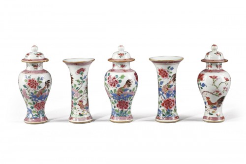 Suite de cinq petits vases "Famille rose" - Epoque Qianlong 1736 1795
