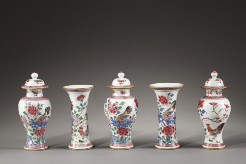 Suite de cinq petits vases "Famille rose" - Epoque Qianlong 1736 1795 - Arts d