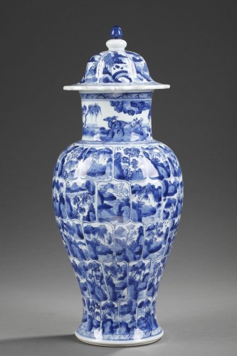 Céramiques, Porcelaines  - Vase en porcelaine " Bleu Blanc" Epoque Kangxi 1662/1722